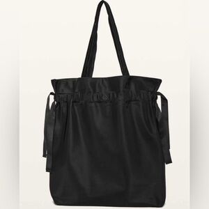 RARE Lululemon Easy As Sunday Tote 🖤